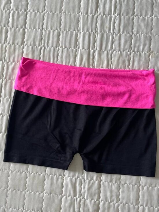 Pants - Women's Black & Pink Athletic Yoga Shorts Stretch Workout Activewear